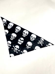 Pääkallohuivi | Skull | Koko: 62 x 43 x 43cm