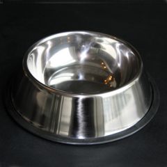 Koiran ruokakuppi Malaga Silver. Kupin halkaisija n. 22 cm ja tilavuus n. 5 dl. Ruostumaton teräs. Liukueste kupin reunoissa. DiivaDog.fi